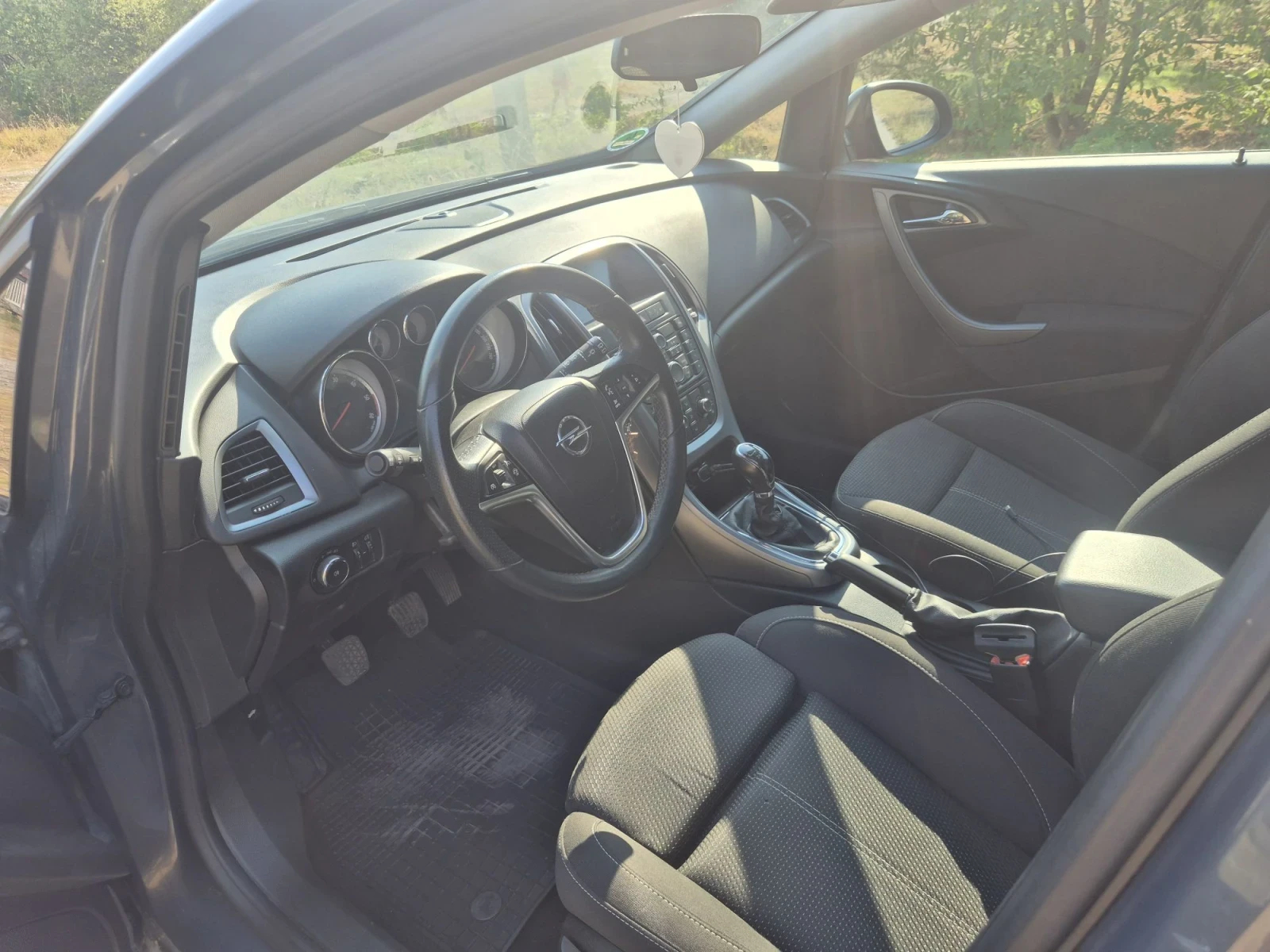 Opel Astra 1.6 D, снимка 17 - Автомобили и джипове - 56021701