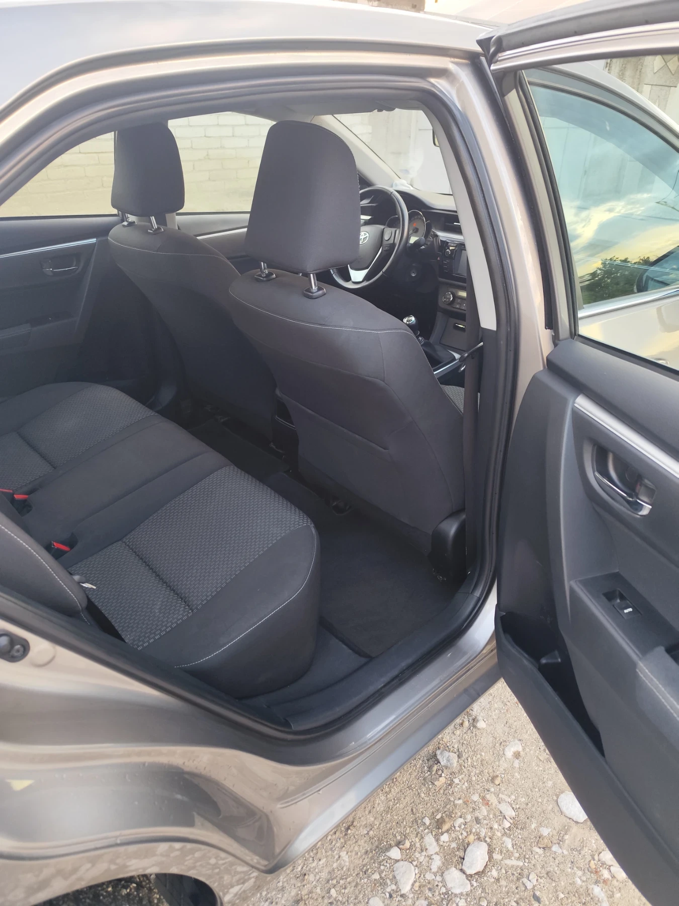 Toyota Corolla 1.6, снимка 13 - Автомобили и джипове - 56078161