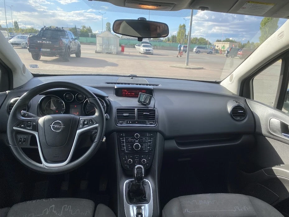 Opel Meriva 1.4T , снимка 8 - Автомобили и джипове - 56220030