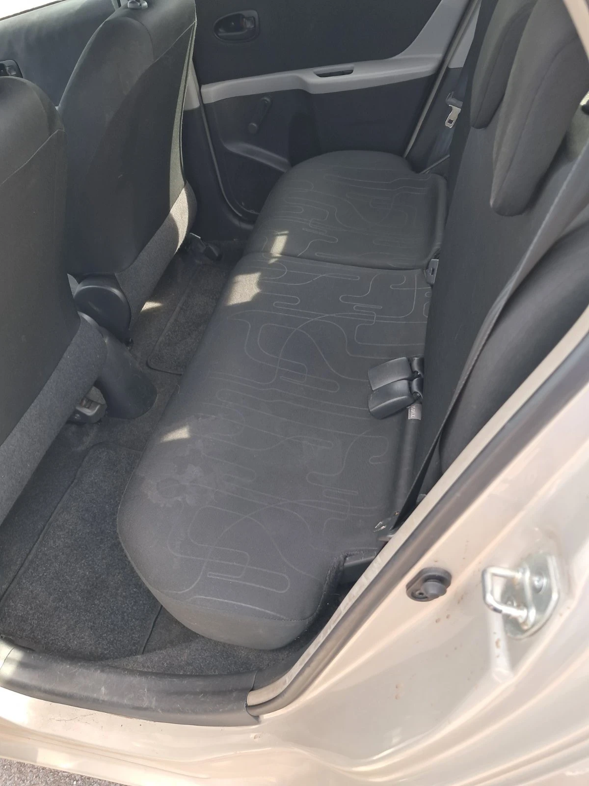 Toyota Yaris 1.3 99 к.с. , снимка 9 - Автомобили и джипове - 56354262
