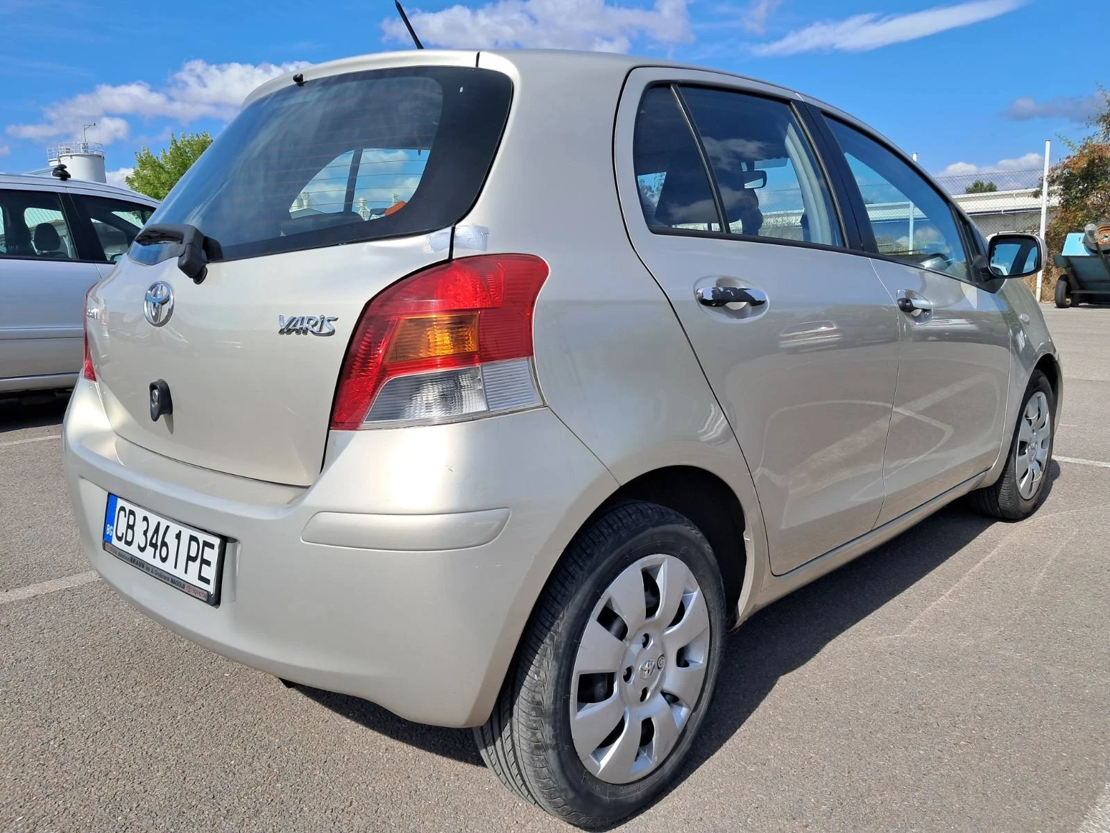 Toyota Yaris 1.3 99 к.с. , снимка 6 - Автомобили и джипове - 56354262
