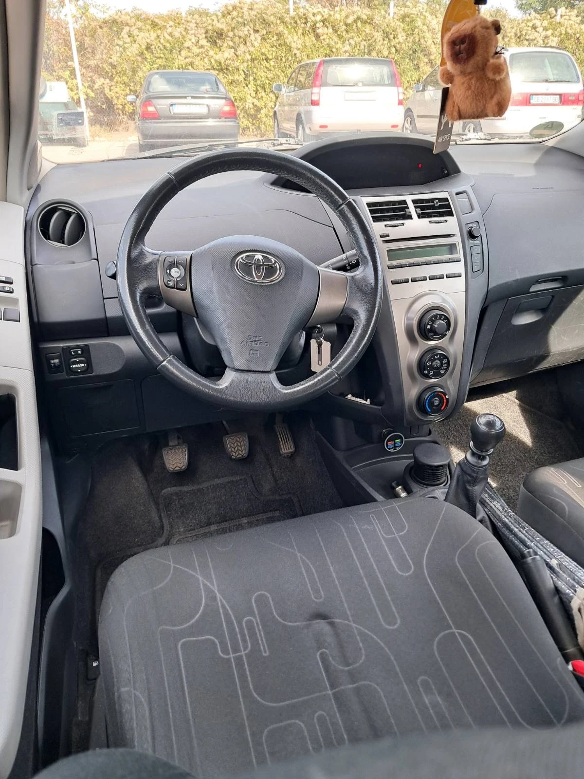 Toyota Yaris 1.3 99 к.с. , снимка 11 - Автомобили и джипове - 56354262