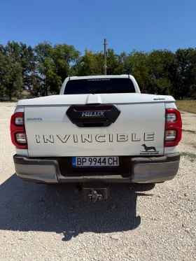 Toyota Hilux 2.8D Invincible, снимка 3