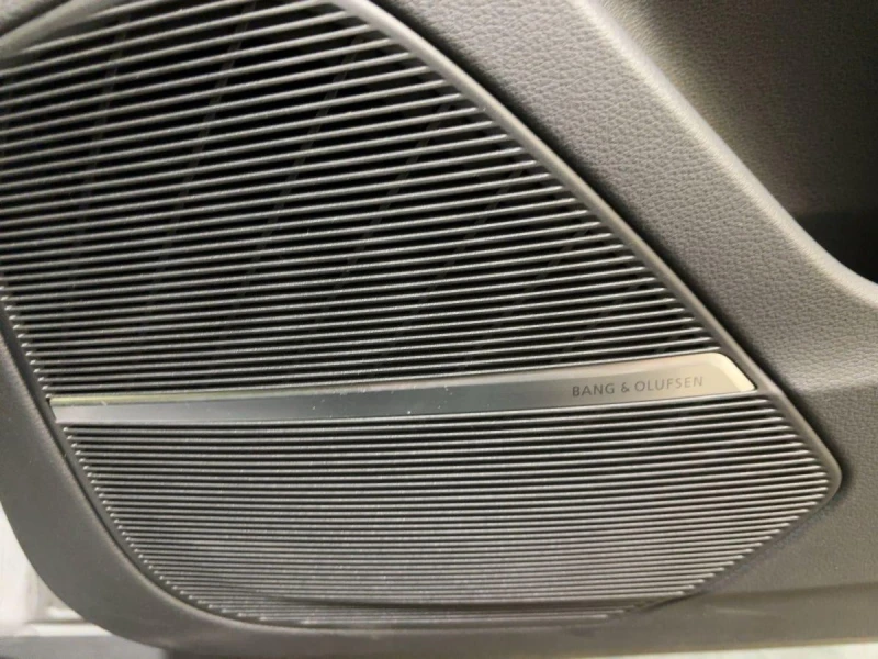 Audi RSQ8 CERAMIC/DYNAMIC/CARBON/B&O/MATRIX/PANO/HEAD UP/360, снимка 7 - Автомобили и джипове - 51119705