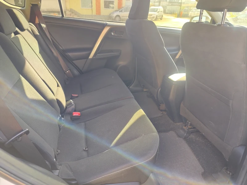 Toyota Rav4 2.0 d-4d 4x4, снимка 11 - Автомобили и джипове - 52429888