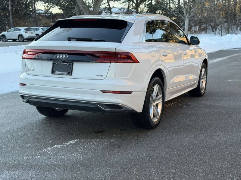 Audi Q8 * Premium * CARFAX * БЕЗ ПЪРВОНАЧАЛНА ВНОСКА, снимка 6 - Автомобили и джипове - 53246016