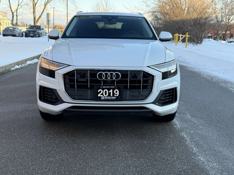 Audi Q8 * Premium * CARFAX * БЕЗ ПЪРВОНАЧАЛНА ВНОСКА, снимка 2 - Автомобили и джипове - 53246016