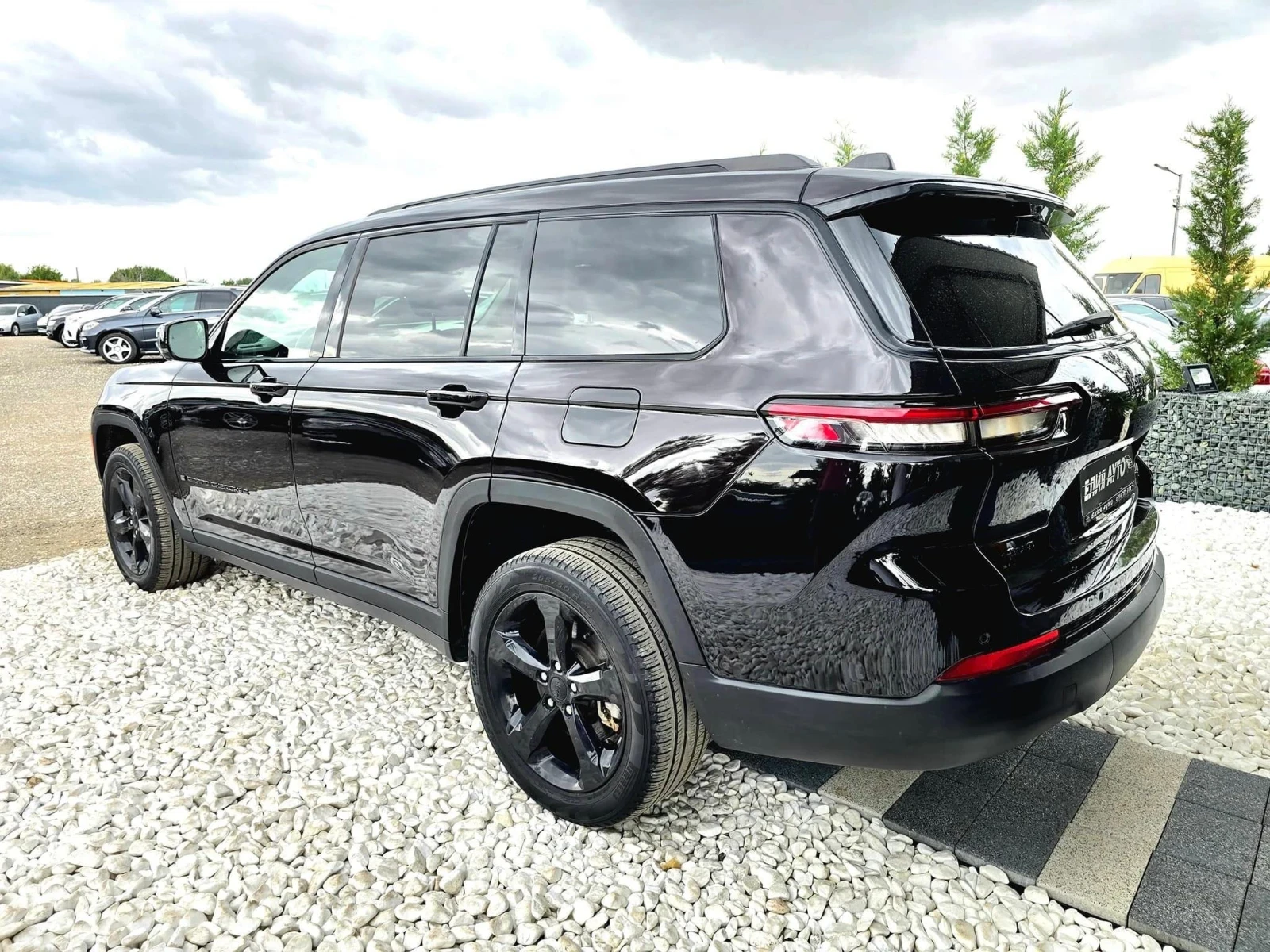 Jeep Grand cherokee LIMITED 5+ 1 FULL BLACK EDITION ПАНО ЛИЗИНГ 100% - изображение 7