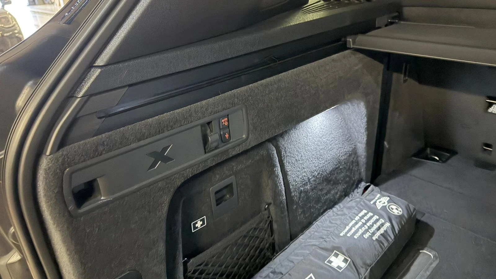 BMW X5 4.0i xDrive M-Pack - изображение 10