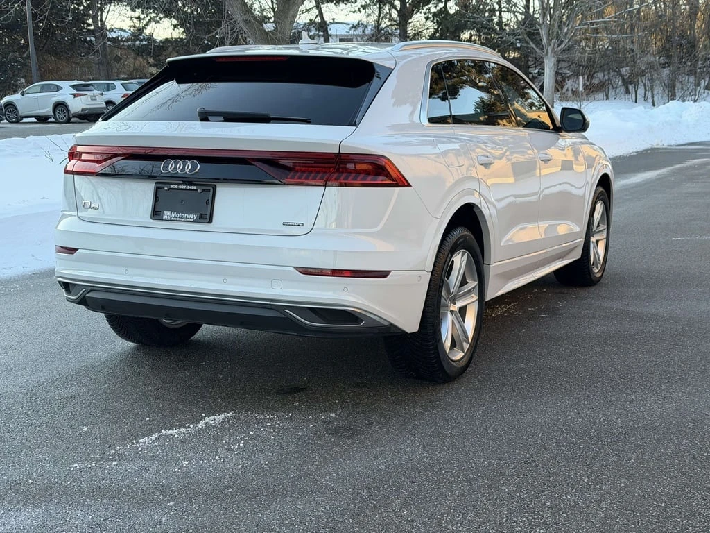 Audi Q8 * Premium * CARFAX * БЕЗ ПЪРВОНАЧАЛНА ВНОСКА - изображение 6