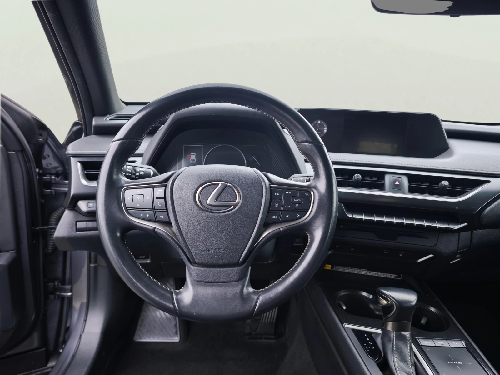 Lexus UX 250h 2.0, снимка 10 - Автомобили и джипове - 54108366