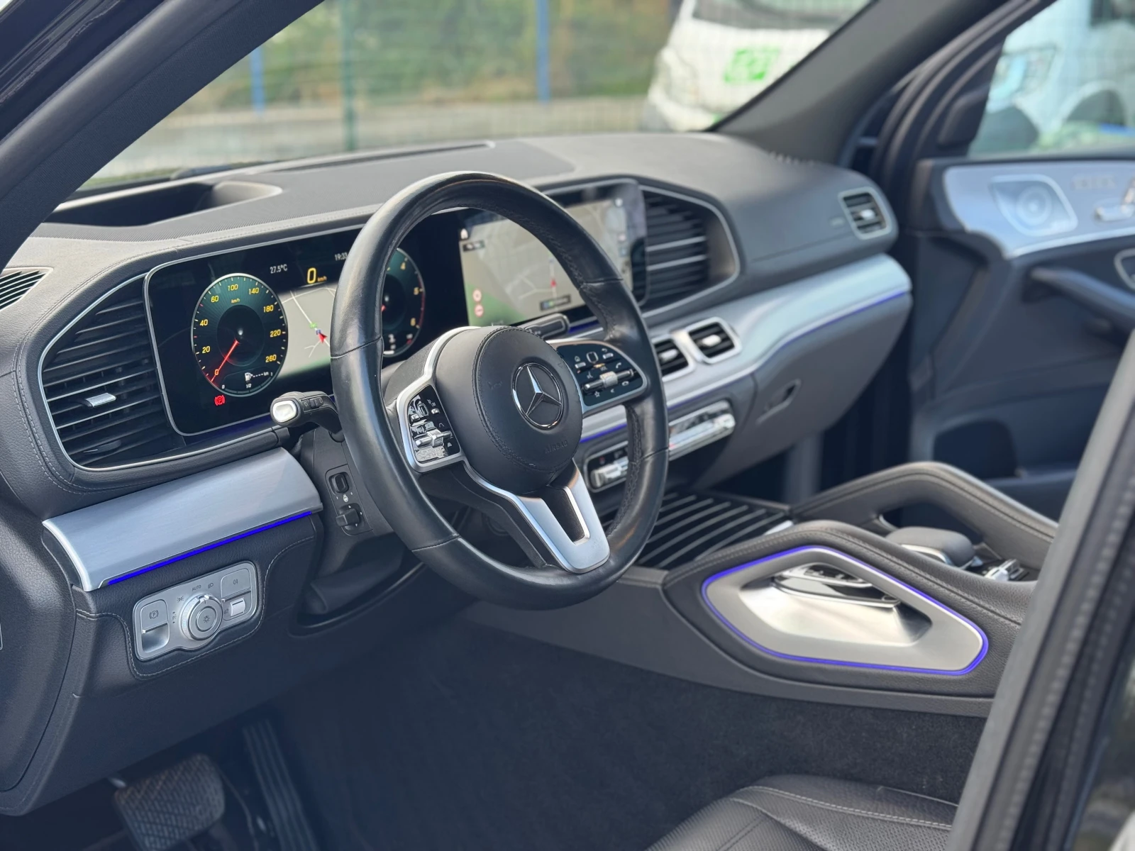 Mercedes-Benz GLE 400 CDI* AMG-Line* Burmeister* Distronic* Pano* German, снимка 9 - Автомобили и джипове - 55148468