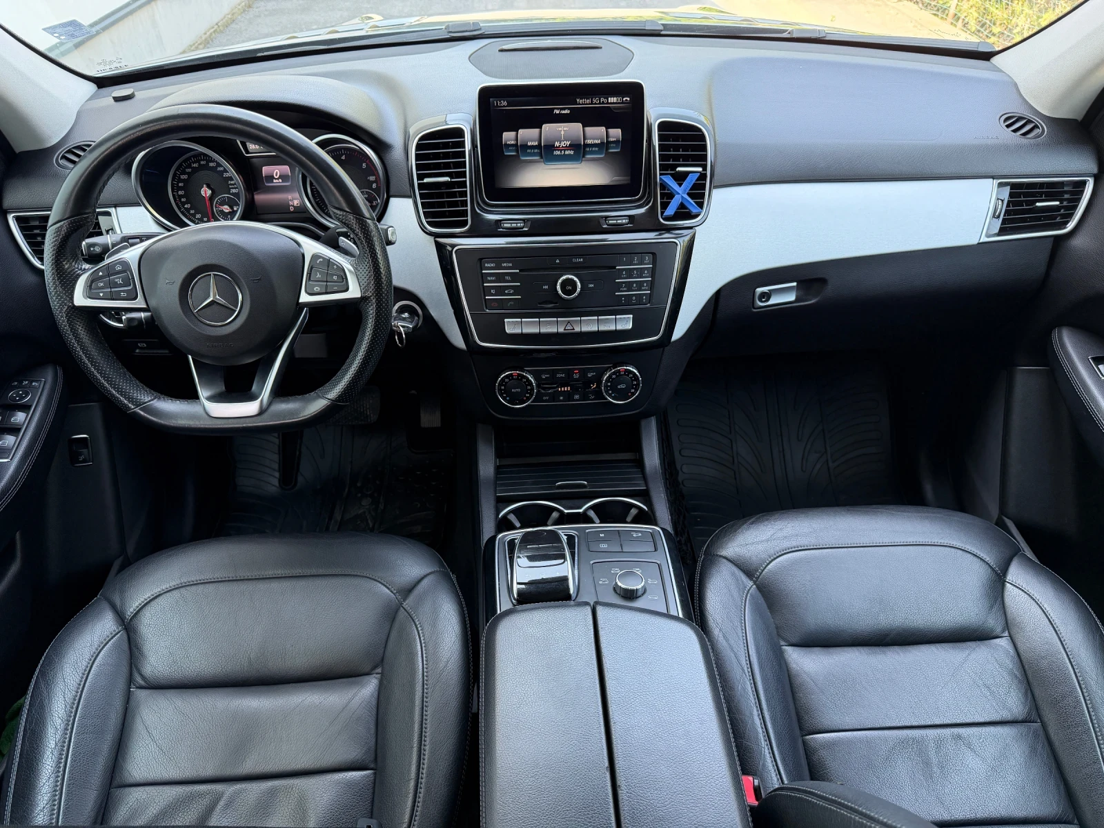 Mercedes-Benz GLE 350 d AMG LINE* 9G Tronic* НА ПРУЖИНИ, снимка 8 - Автомобили и джипове - 55332362
