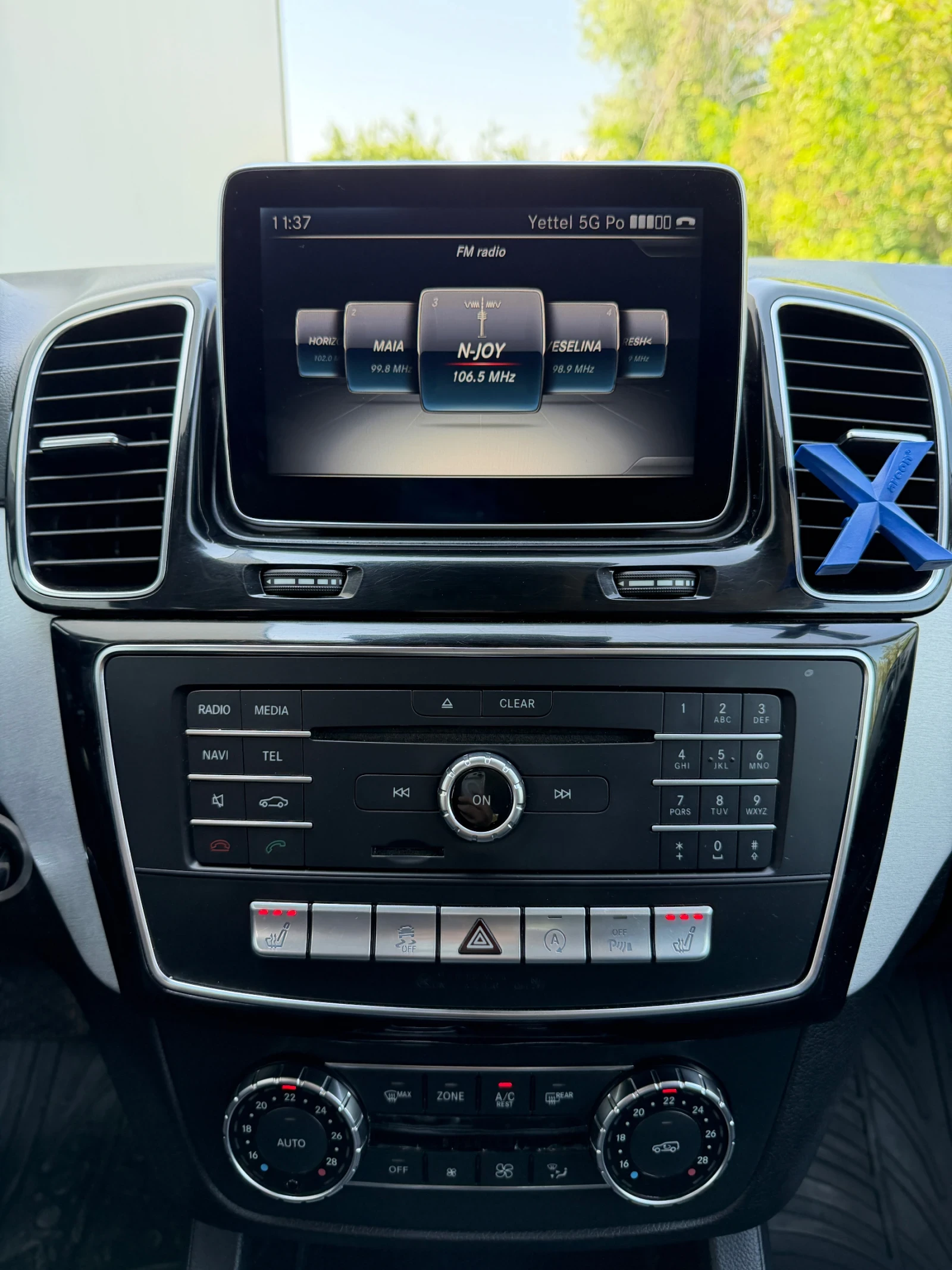 Mercedes-Benz GLE 350 d AMG LINE* 9G Tronic* НА ПРУЖИНИ, снимка 11 - Автомобили и джипове - 55332362