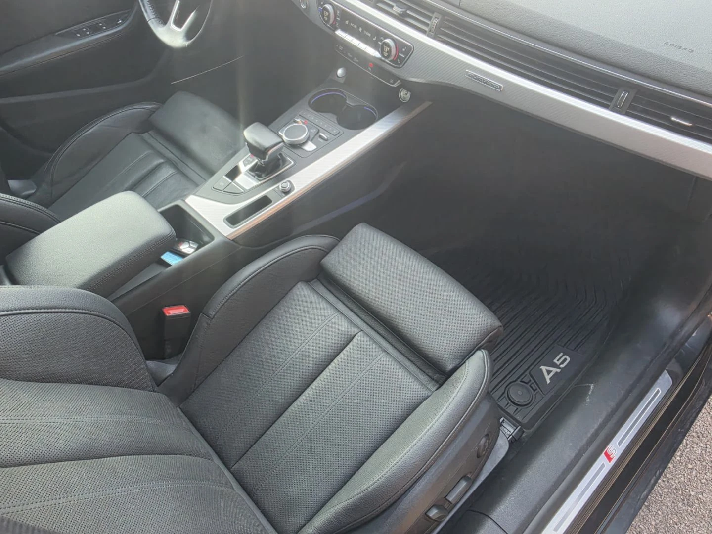 Audi Q5 Prestige * Distronic, снимка 13 - Автомобили и джипове - 55400582