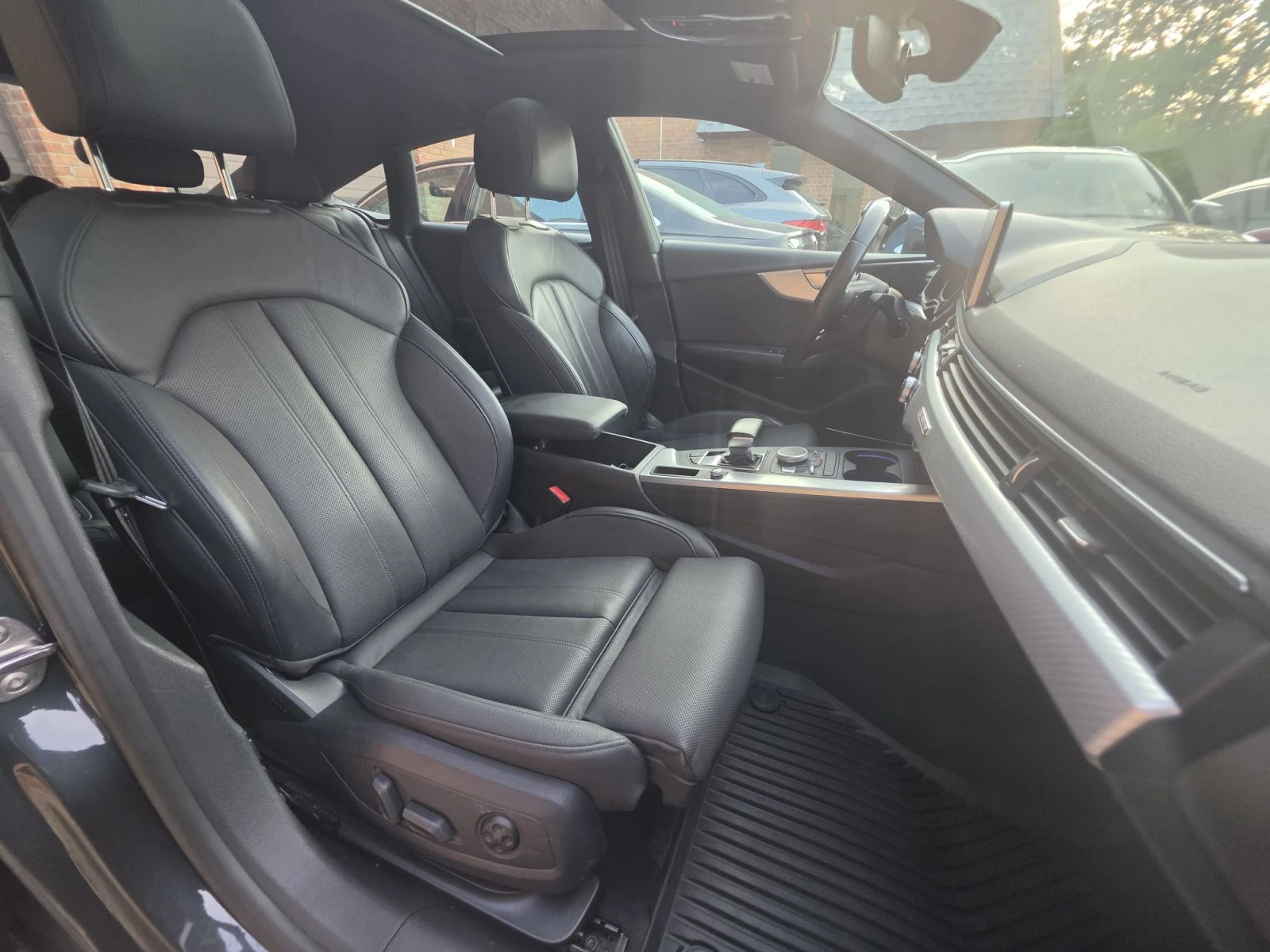 Audi Q5 Prestige * Distronic, снимка 12 - Автомобили и джипове - 55400582