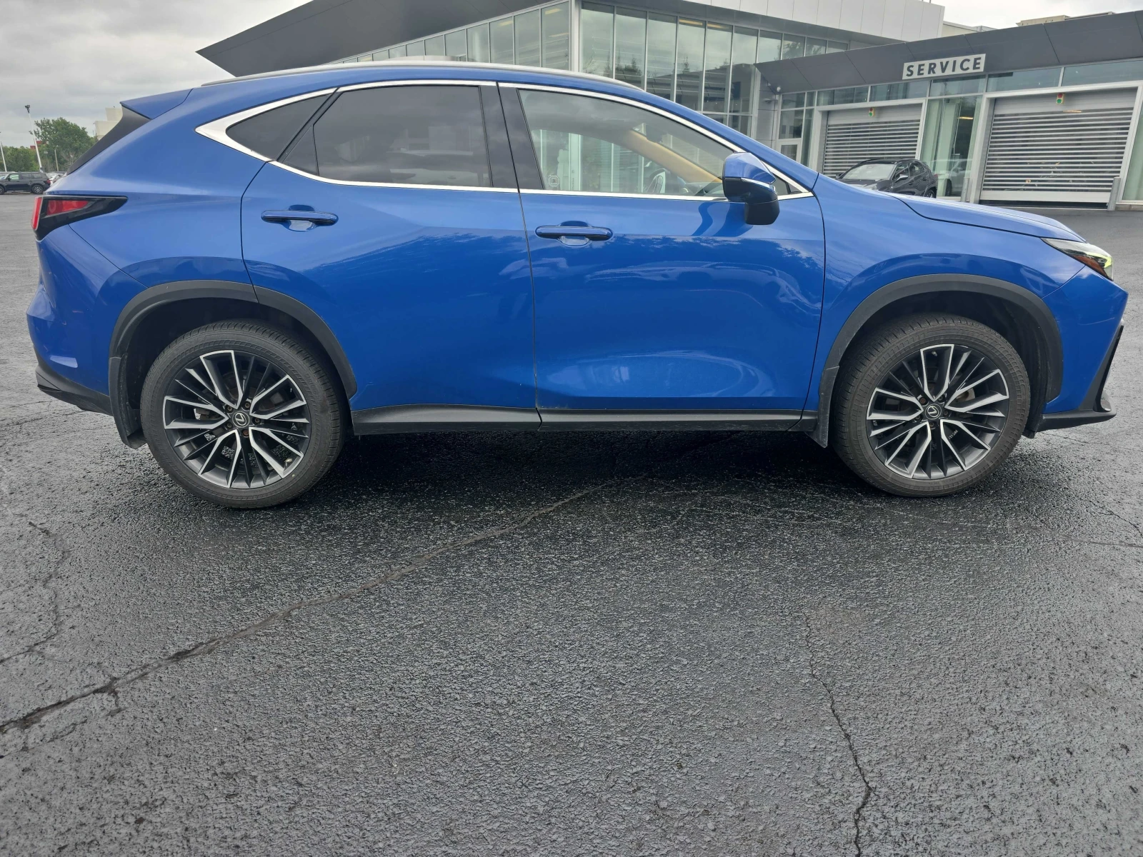 Lexus NX * 350 * CARFAX * ОПЦИЯ ЗА ФИНАНСИРАНЕ, снимка 3 - Автомобили и джипове - 56156370