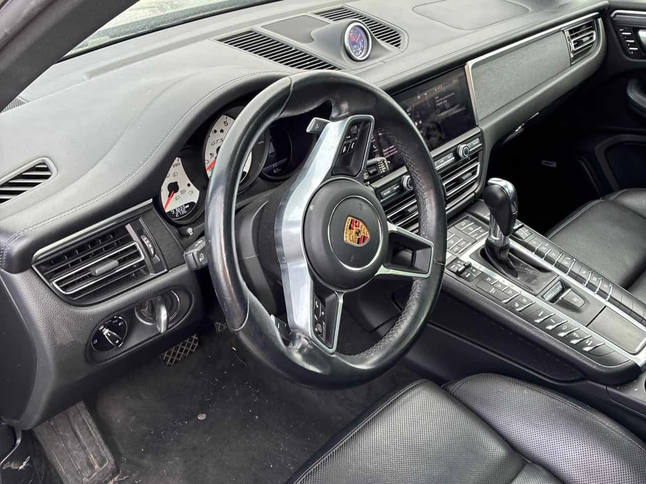 Porsche Macan * GTS * ПОДГРЕВ * ОБДУХВАНЕ * ВЪЗДУШНО ОКАЧВАНЕ * , снимка 5 - Автомобили и джипове - 56326816