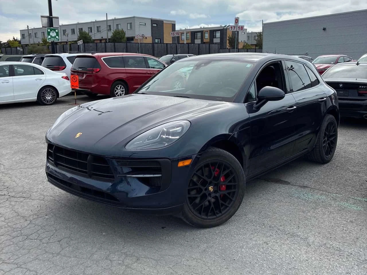 Porsche Macan * GTS * ПОДГРЕВ * ОБДУХВАНЕ * ВЪЗДУШНО ОКАЧВАНЕ * 
