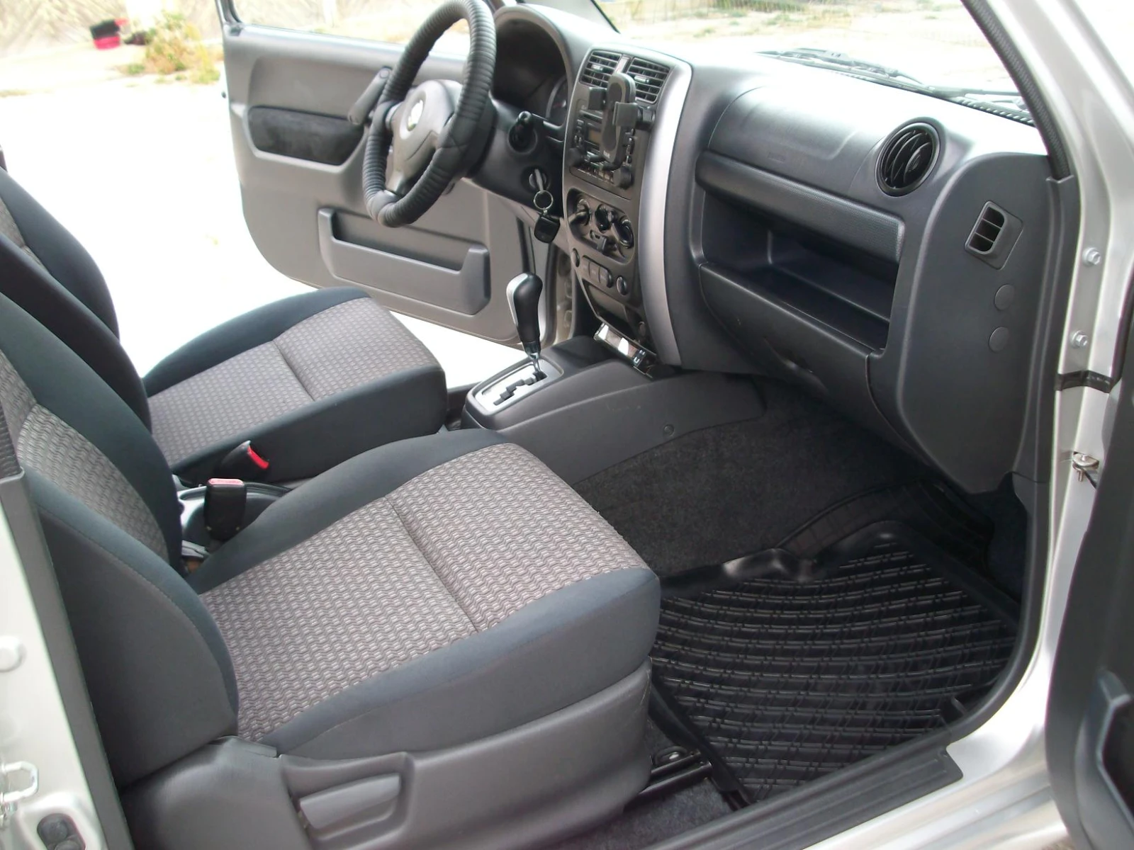 Suzuki Jimny 1.3i* GAZ* AVTOMATIK* ITALIQ* KLIMATIK* OTLICHNA | Mobile.bg � ����������� 10
