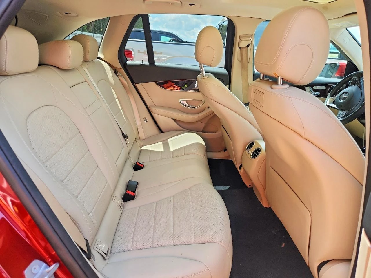 Mercedes-Benz GLC 300, снимка 10 - Автомобили и джипове - 56536430