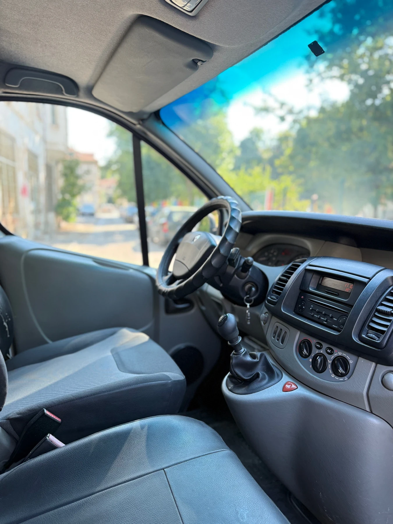 Renault Trafic 2.0 DCI 150, снимка 8 - Бусове и автобуси - 55615897