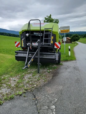      Claas ROLLANT 520 RC  