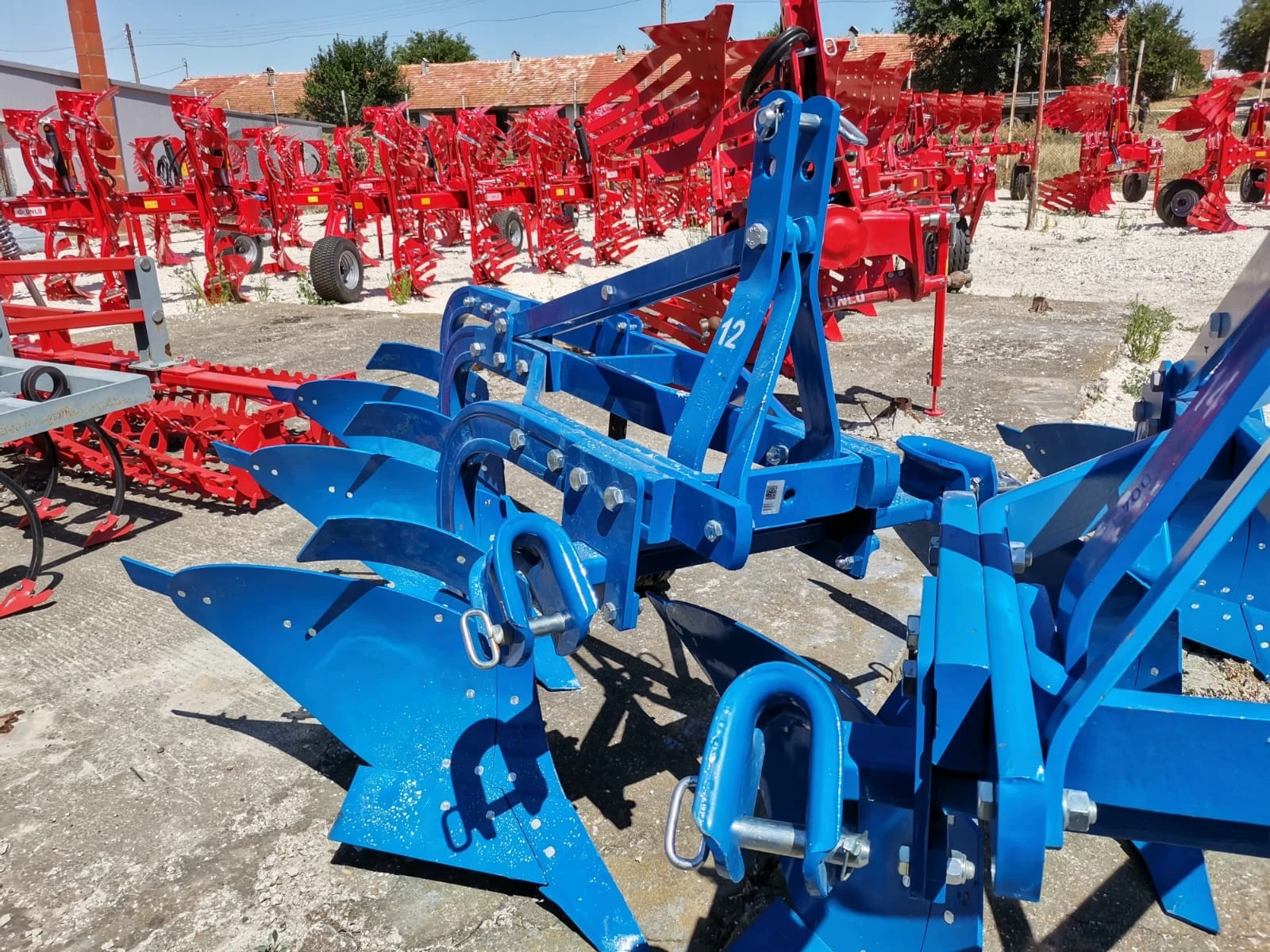  UNLU | Mobile.bg   11