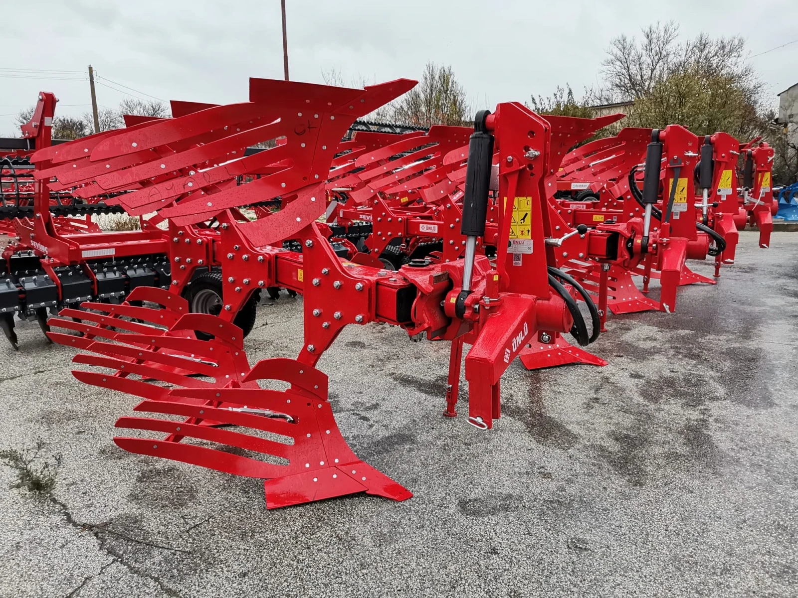  UNLU | Mobile.bg   13