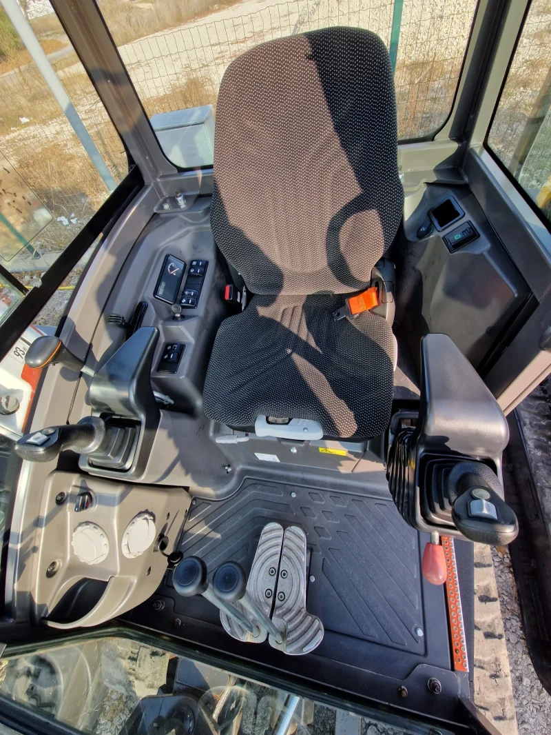 Багер Volvo ECR25D/2.5т./НулевРадиус/POWERTILT/Хидр.откл./, снимка 10 - Индустриална техника - 47909312