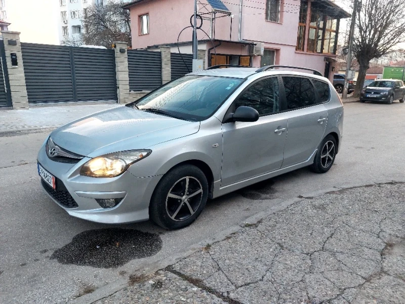 Hyundai I30 1.6 дизел , снимка 4 - Автомобили и джипове - 48399889