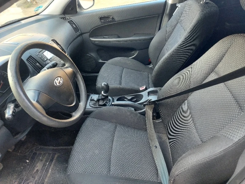 Hyundai I30 1.6 дизел , снимка 8 - Автомобили и джипове - 48399889