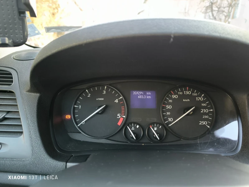 Renault Laguna 1.5dci, снимка 8 - Автомобили и джипове - 48499358