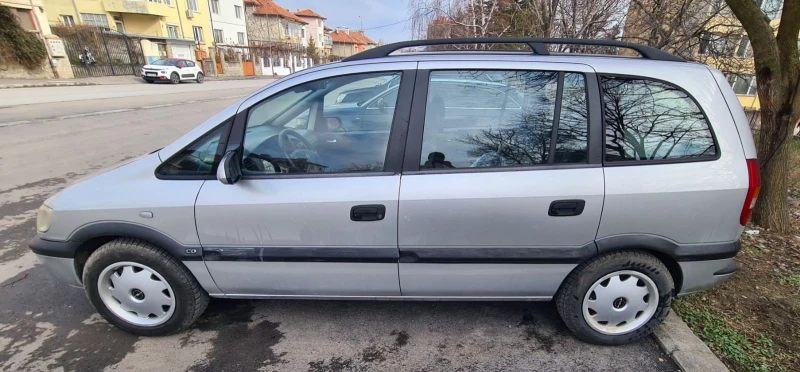 Opel Zafira A, снимка 1 - Автомобили и джипове - 48975176