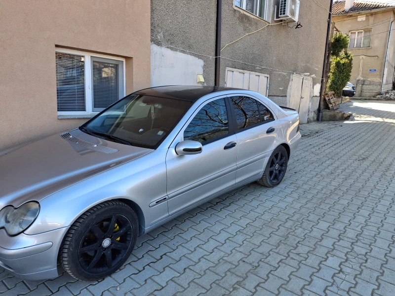 Mercedes-Benz C 220 Benz, снимка 4 - Автомобили и джипове - 49511746