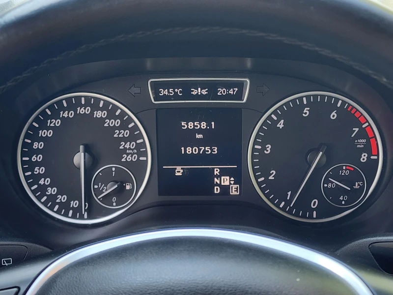 Mercedes-Benz B 180 7G , снимка 8 - Автомобили и джипове - 51113766