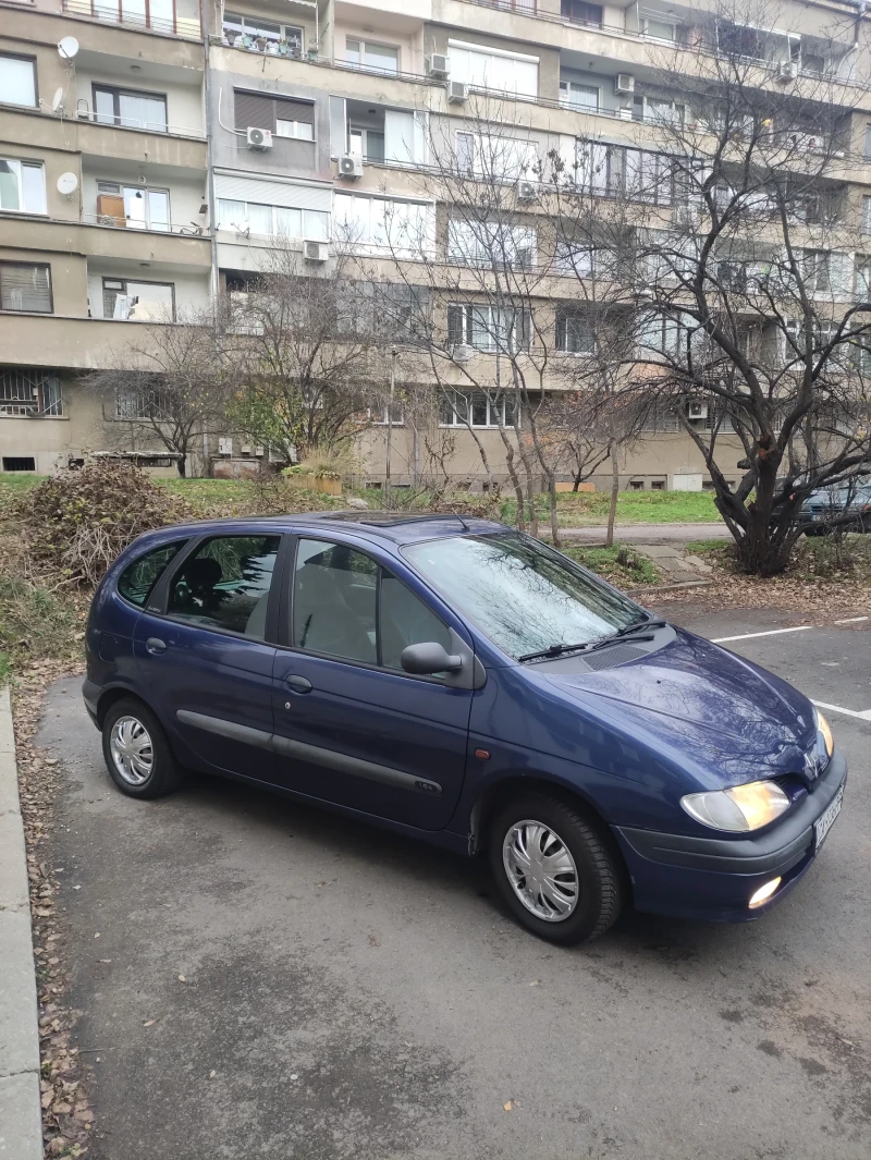 Renault Scenic, снимка 17 - Автомобили и джипове - 52645532