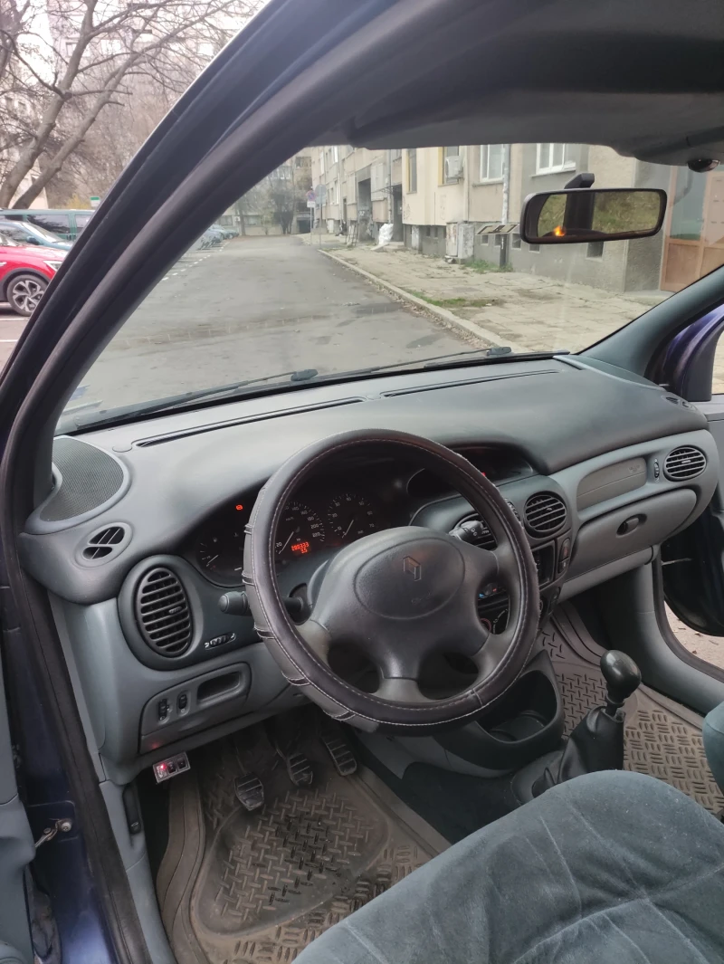 Renault Scenic, снимка 8 - Автомобили и джипове - 52645532