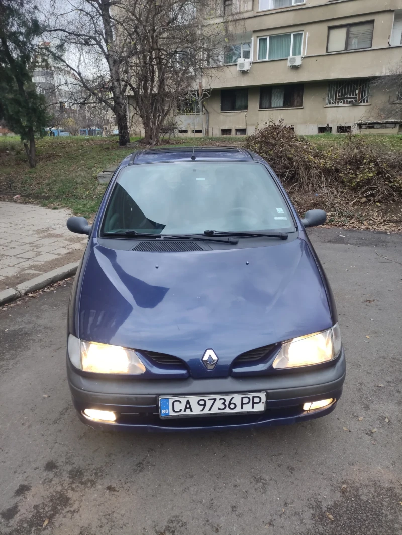 Renault Scenic, снимка 10 - Автомобили и джипове - 52645532