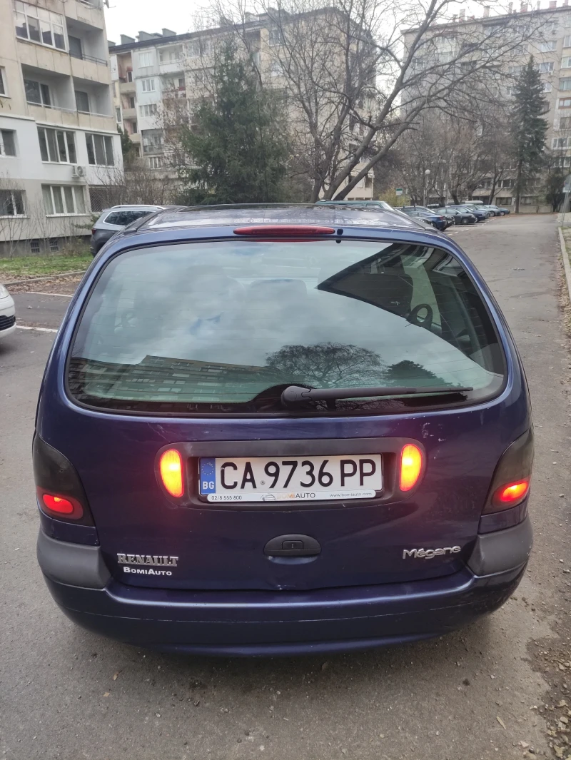Renault Scenic, снимка 12 - Автомобили и джипове - 52645532