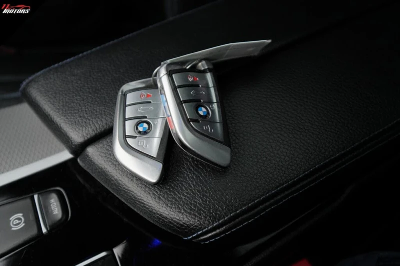 BMW 530 xDrive* M-Pack* ПОДГРЕВ* KEYLESS* ШИБИДАХ* , снимка 12 - Автомобили и джипове - 53459934