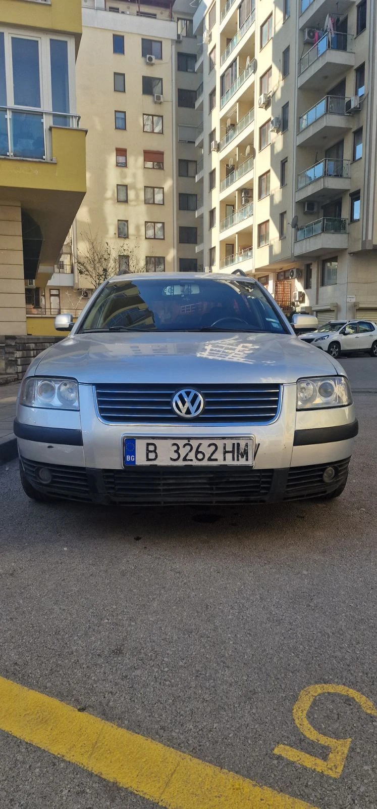 VW Passat 1.9 TDI, снимка 2 - Автомобили и джипове - 49004463