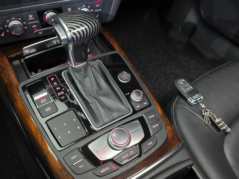 Audi A6 2.0 TDI Quattro, снимка 17 - Автомобили и джипове - 55056573