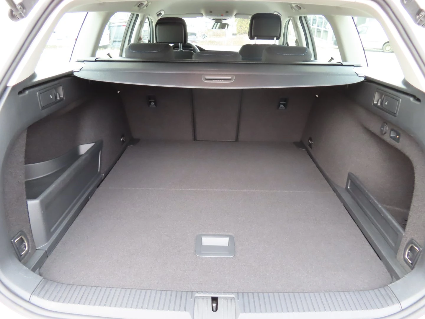 VW Passat VW Passat Var GTE Plug-In-Hybrid 1.4 TSI - изображение 4