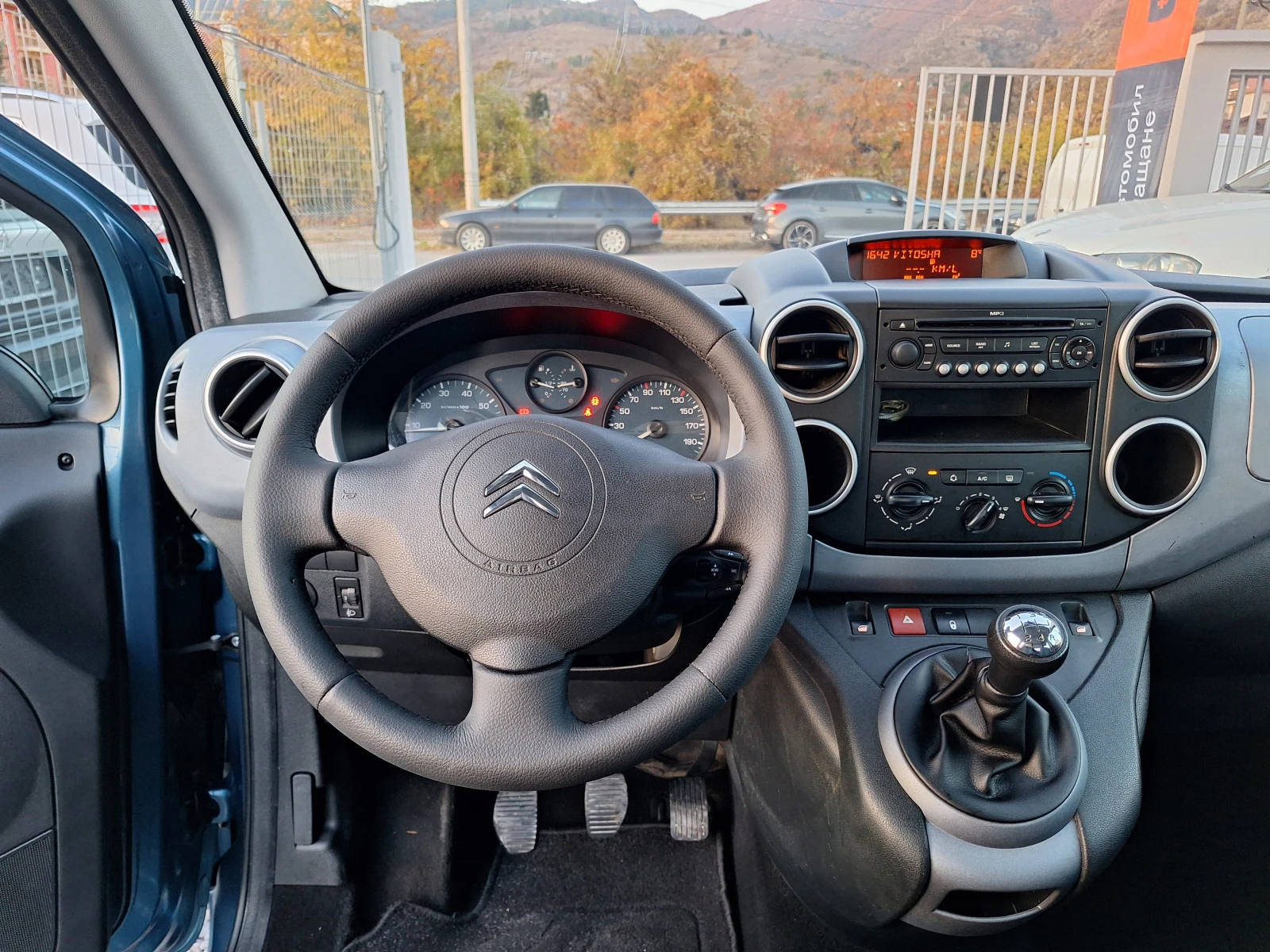Citroen Berlingo 1.6 HDI 5 МЕСТА - изображение 10