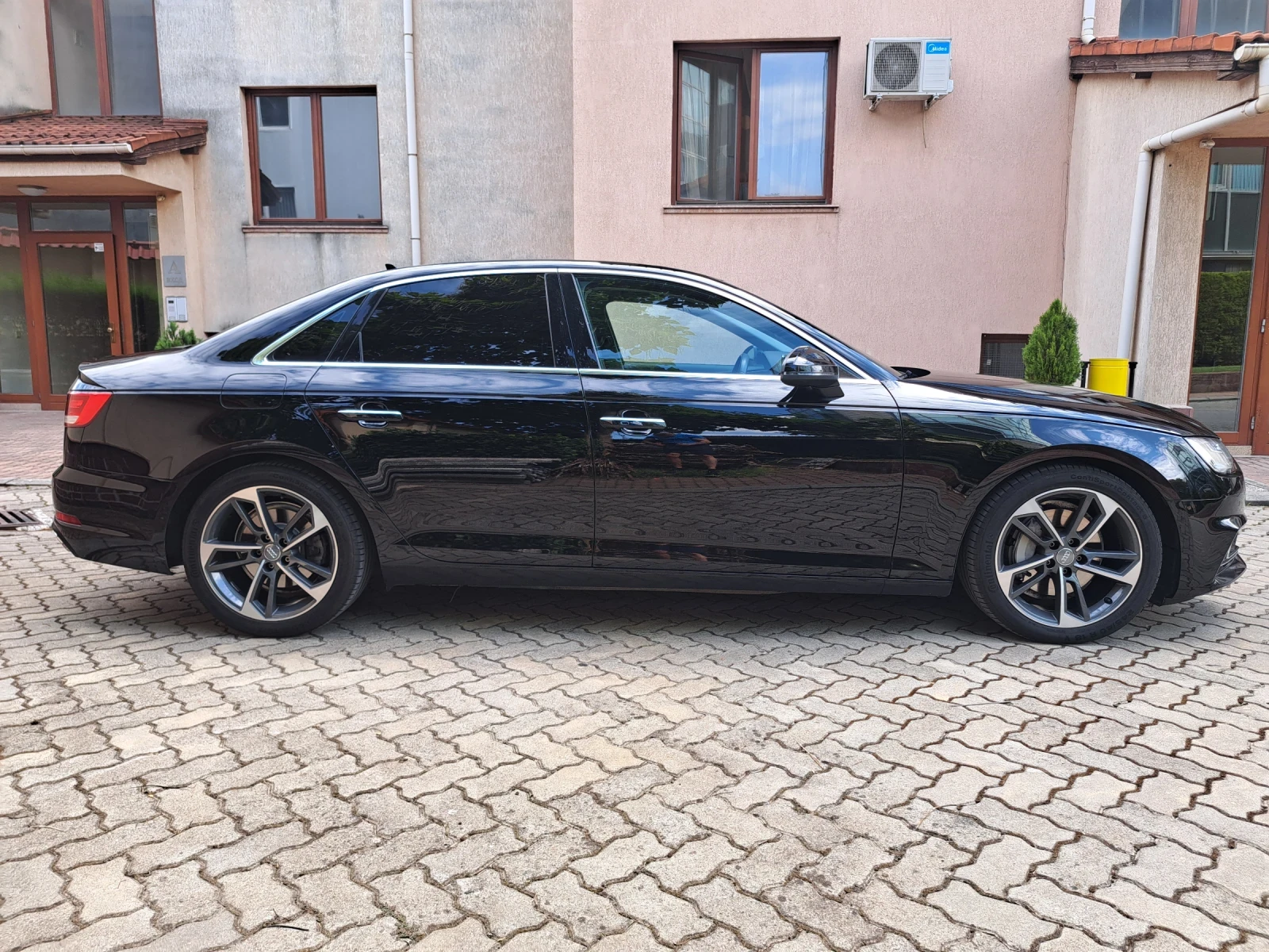 Audi A4 B-9 TDI S TRONIC - изображение 8