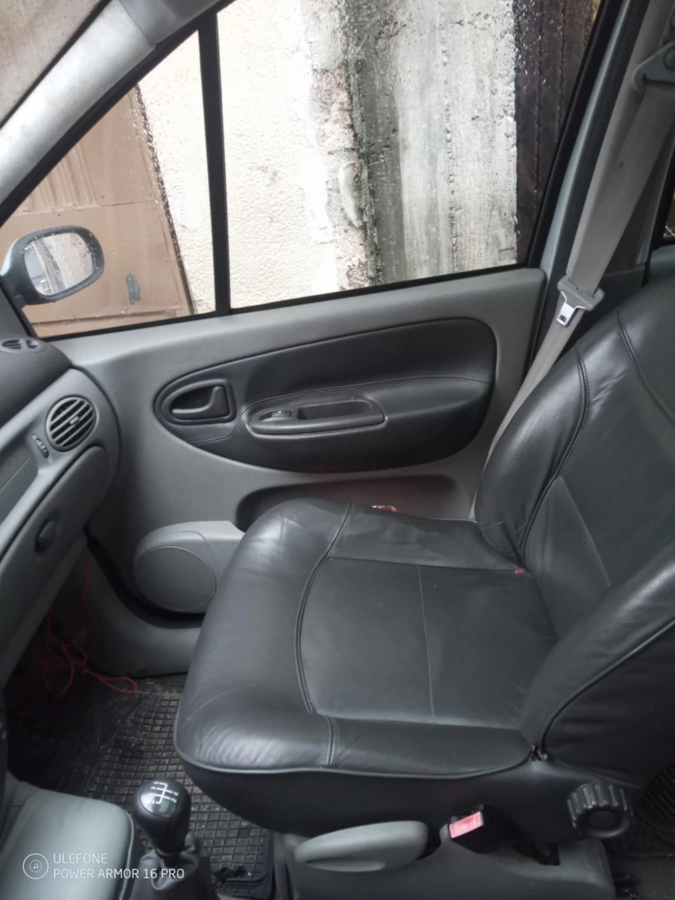 Renault Scenic 2.0 - изображение 4