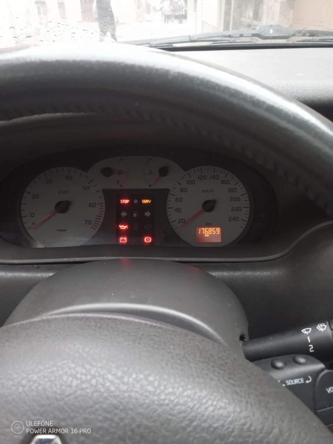 Renault Scenic 2.0 - изображение 7
