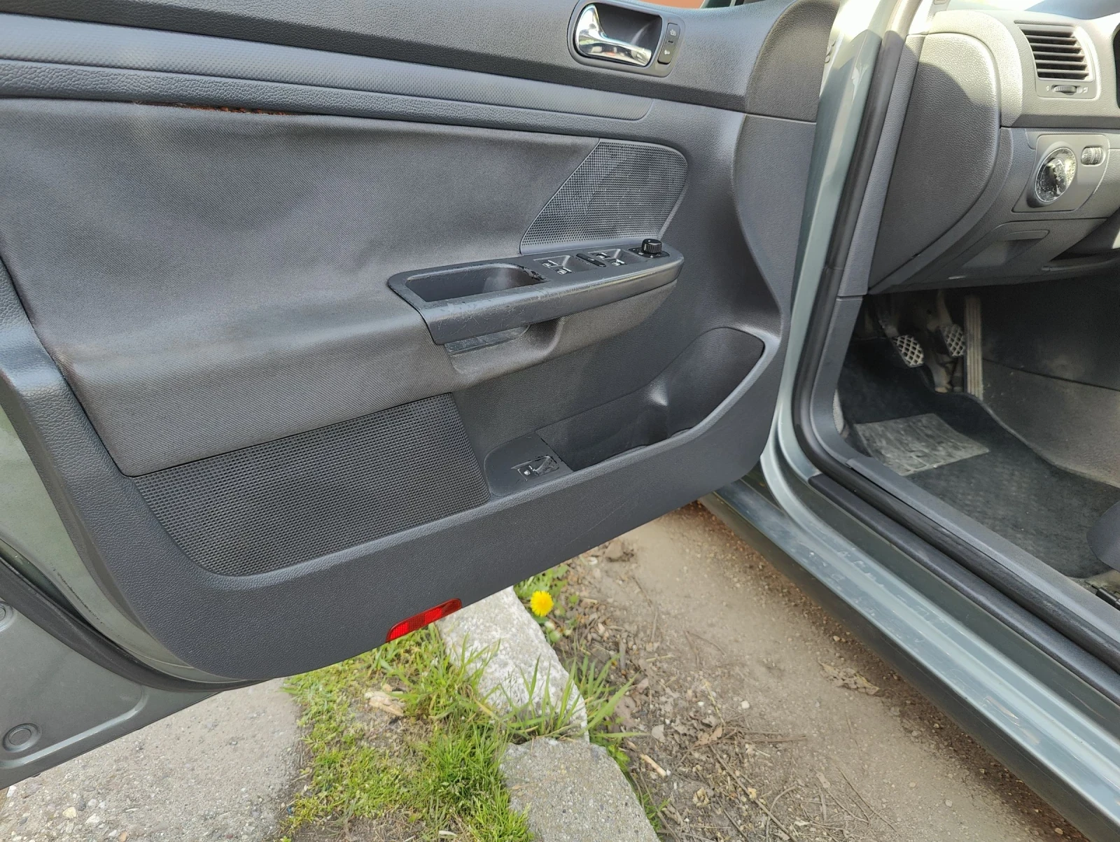 VW Golf 1.9TDI-BKC, снимка 8 - Автомобили и джипове - 53393785