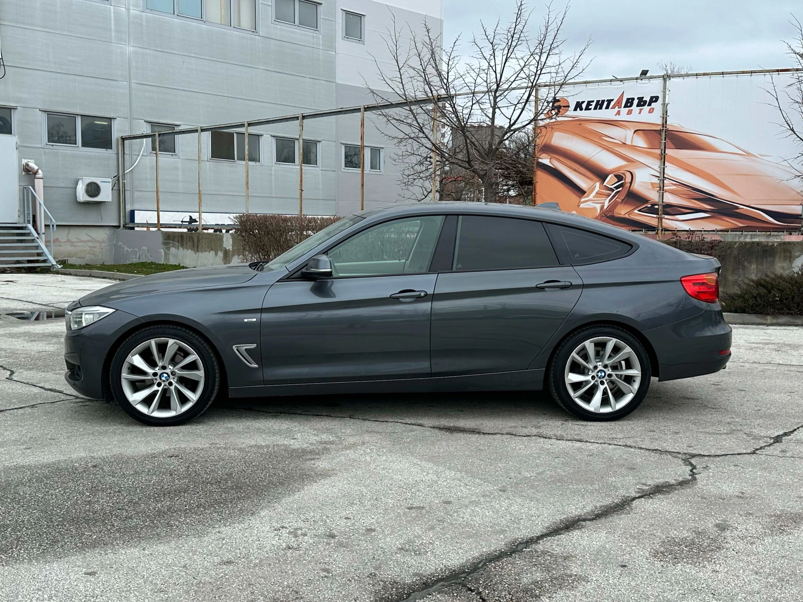 BMW 318 Aвтоматик - изображение 2